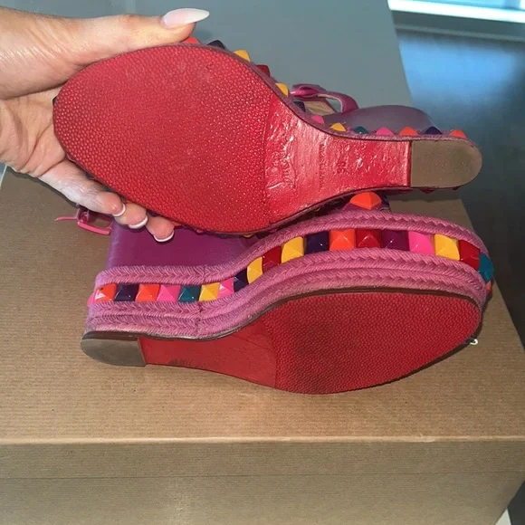 Louboutin Wedges Pira Ryad